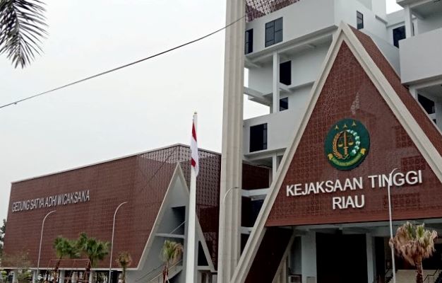 Ribuan Massa AMMAN-R Gelar Aksi Damai, Kejati Riau Minta Waktu 2 Minggu Selesaikan Kasus Muhammad