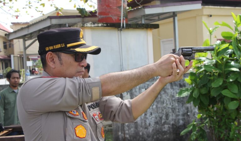 Kapolres Bengkalis Gelar Latihan Menembak Secara Rutin, Ini Tujuannya!
