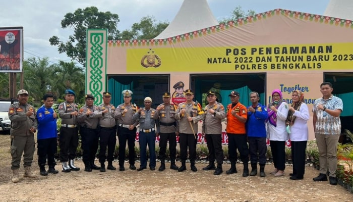 Kapolres Bengkalis AKBP. Indra Wijatmiko Cek Pos Pengamanan di Jalan Lintas Duri-Dumai